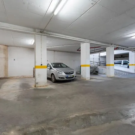 Peaceful 1 Bdr W/ Balcony By Lovelystay 알만실